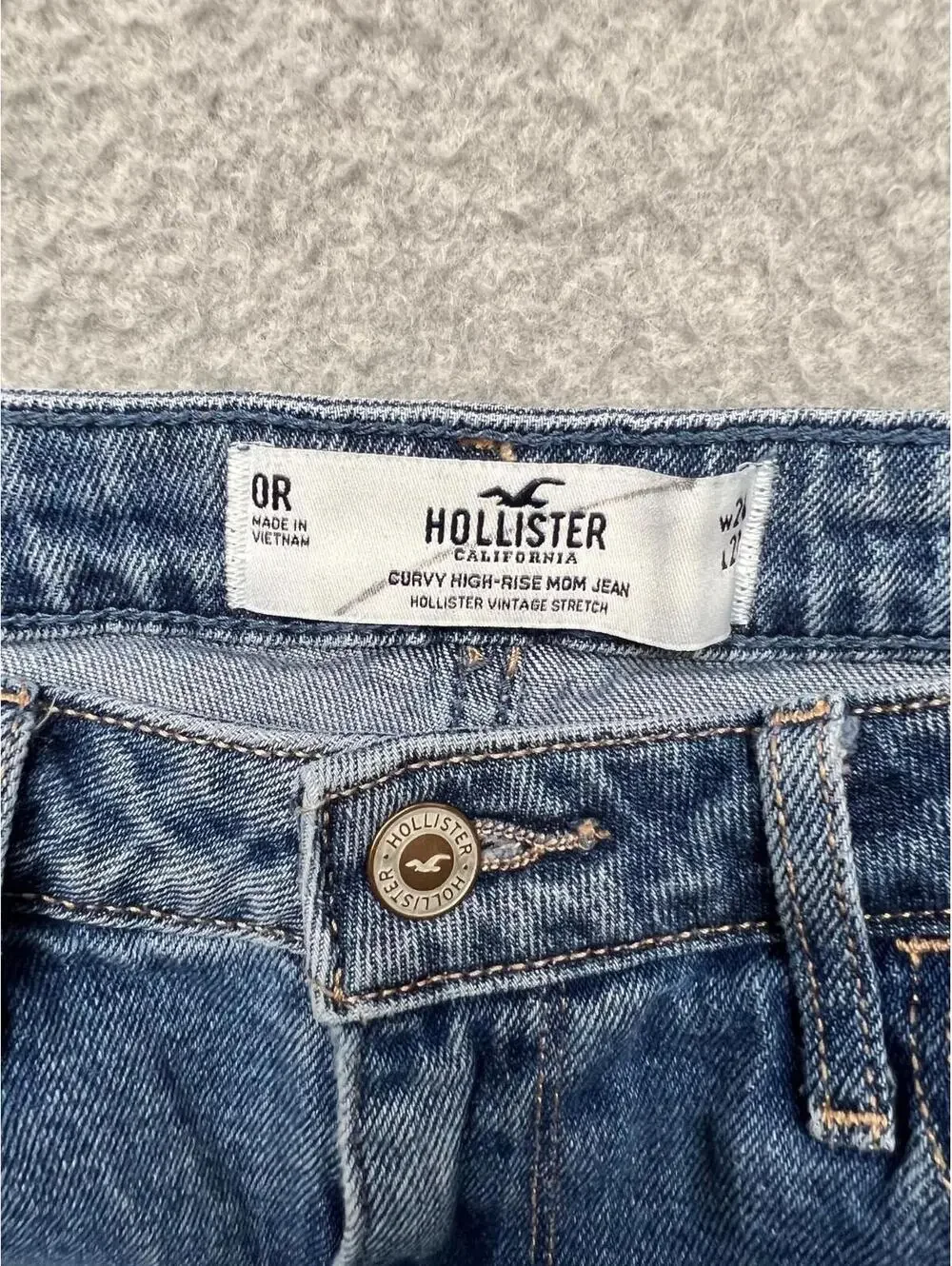 Hollister Curvy Mom high Rise Denim Jeans Womens Size 0 Raw Hem Patches 80s 90s